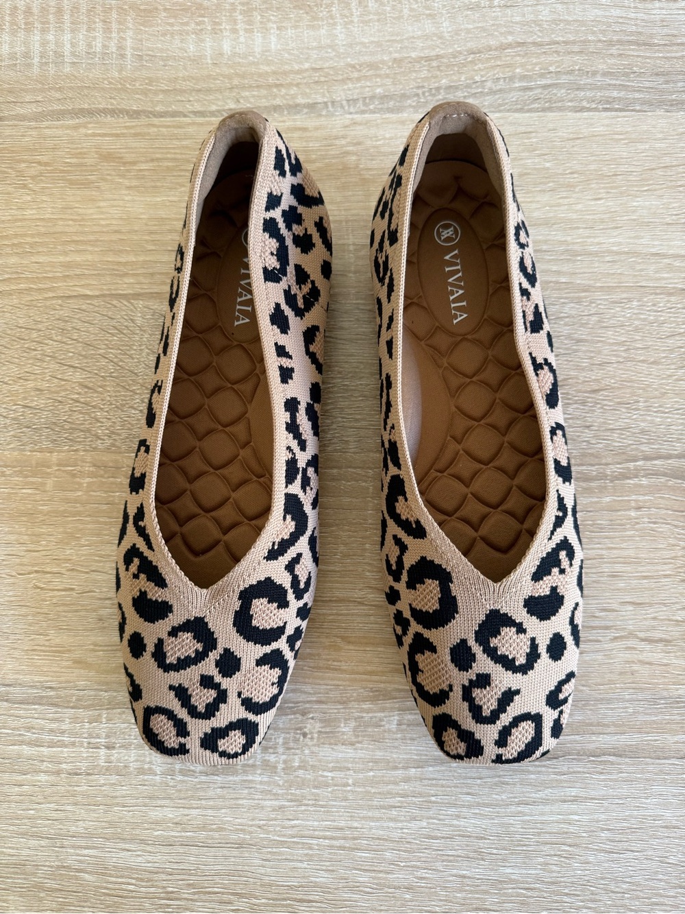 VIVAIA Margot 2.0  Square-Toe V-Cut Knitted Flats in the Dark Leopard Sz 37/6.5